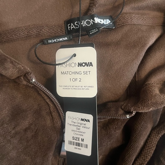 Fashion Nova The Original Trendsetter Chocolate Brown Velour Set Size Medium NWT - Picture 7 of 8